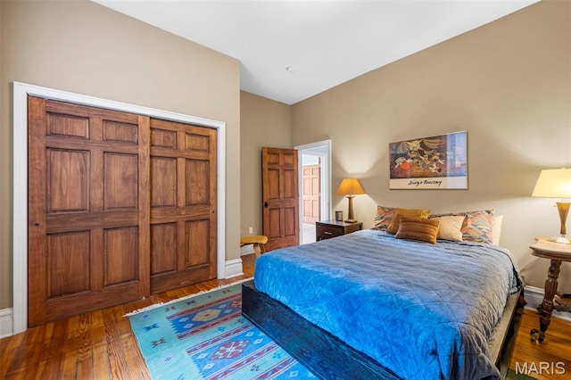 2612 S Compton Ave, Saint Louis, MO 63118 - bedroom with wood finished floors and baseboards