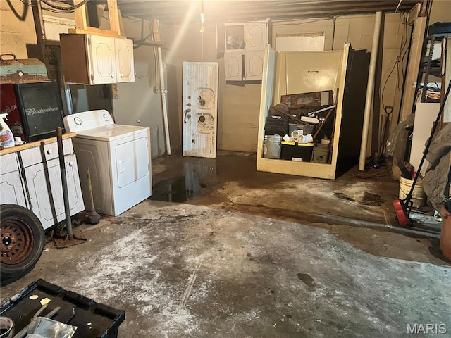 10058 Bon Oak Dr, Saint Louis, MO 63136 - below grade area with washer / clothes dryer