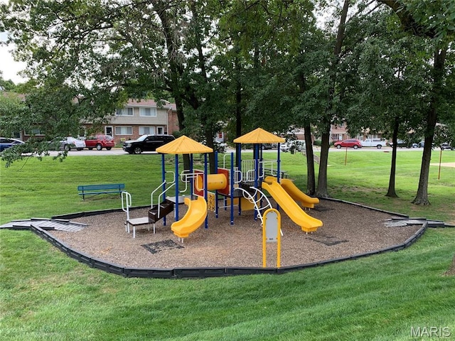 10566 Carroll Wood Way, Saint Louis, MO 63128 - communal playground with a yard