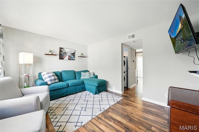 10566 Carroll Wood Way, Saint Louis, MO 63128 - living area featuring wood finished floors and baseboards