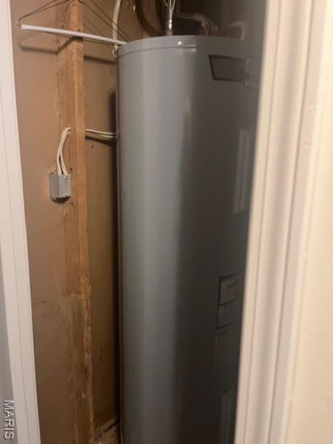 3106 Mimosa St, Cape Girardeau, MO 63701 - utilities featuring water heater