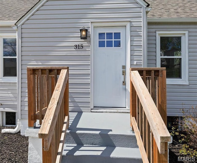 315 Meister St, Collinsville, IL 62234 - entrance to property featuring roof with shingles