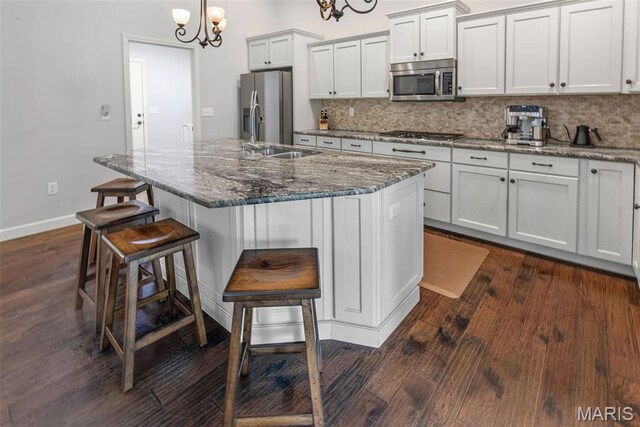 2015 Grandview Dr, Saint Jacob, IL 62281