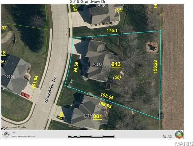 2015 Grandview Dr, Saint Jacob, IL 62281