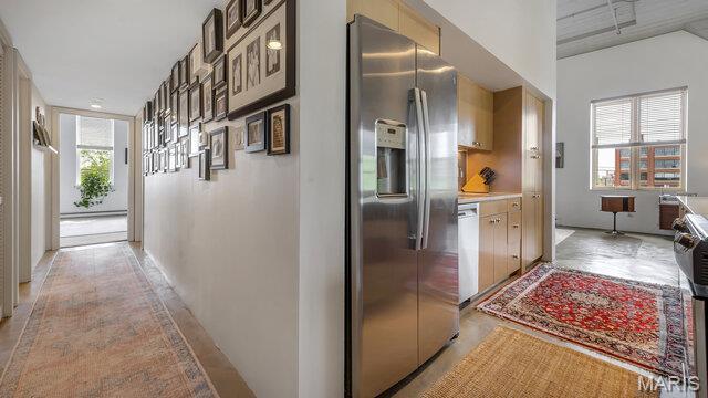 4100 Laclede Ave Unit 314, Saint Louis, MO 63108 - corridor featuring healthy amount of natural light