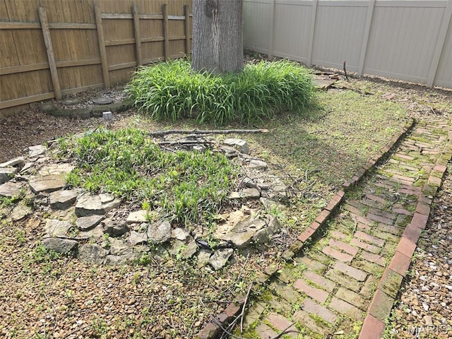 9332 Cloverhurst Dr, Saint Louis, MO 63123 - view of yard
