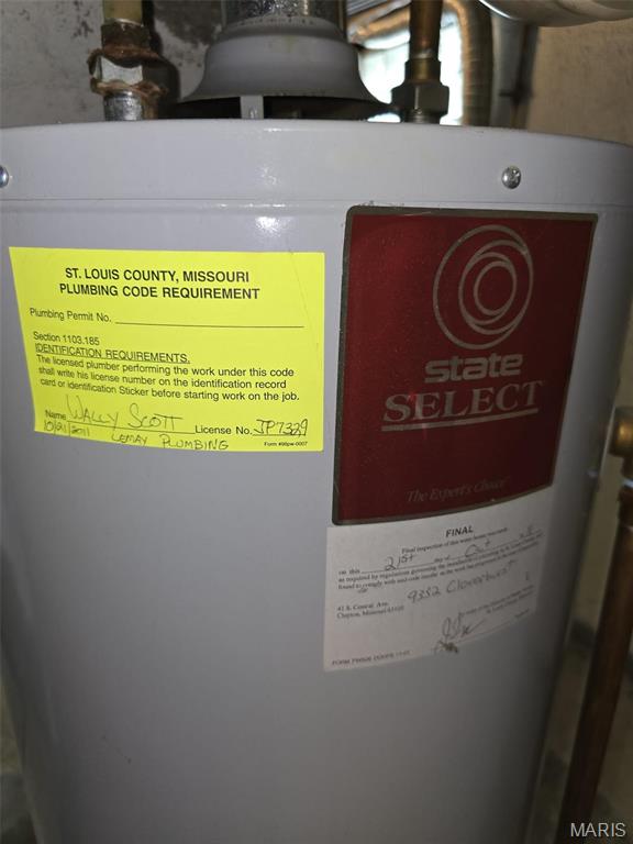 9332 Cloverhurst Dr, Saint Louis, MO 63123 - detailed view of water heater
