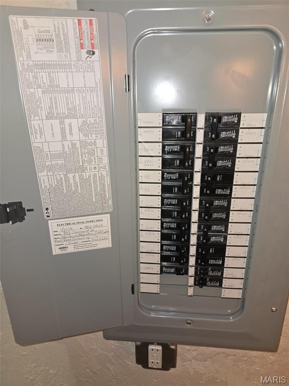 9332 Cloverhurst Dr, Saint Louis, MO 63123 - utilities featuring electric panel