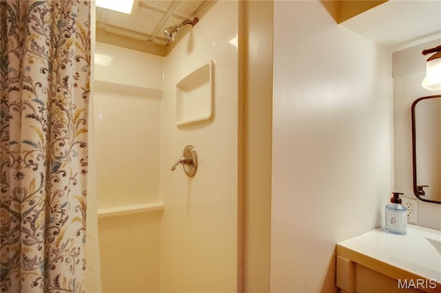 1210 Mckinley Blvd, Alton, IL 62002 - full bathroom featuring a shower with shower curtain and vanity