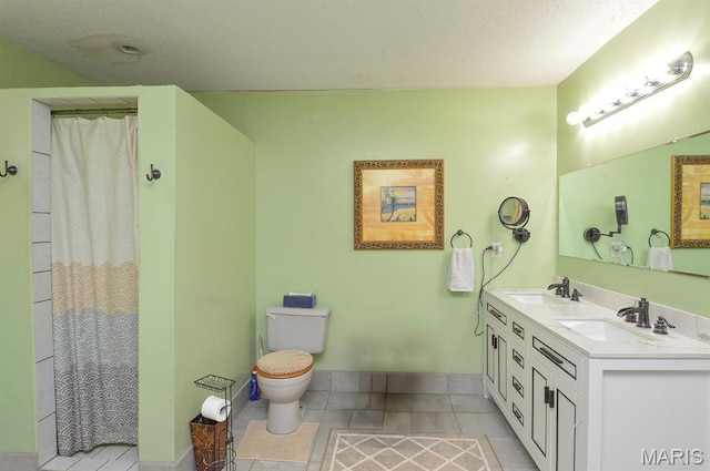 bathroom featuring toilet, tile patterned floors, a textured ceiling, baseboards, and curtained shower