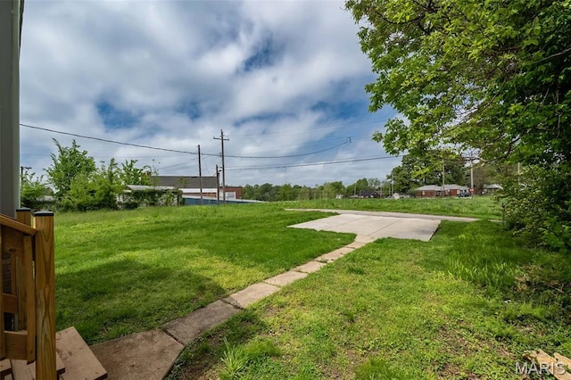 4117 Ravenwood Ave, Saint Louis, MO 63121 - view of grassy yard