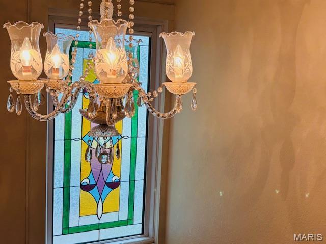 305 Frisco St, Steelville, MO 65565 - detailed view of a chandelier