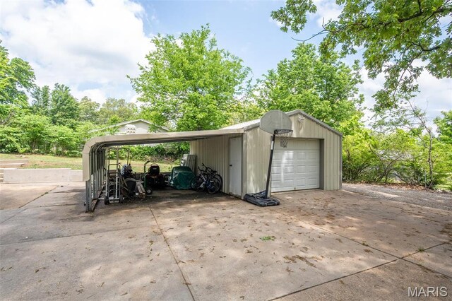 2003 Kysar Rd, Poplar Bluff, MO 63901 - garage with a detached garage and concrete driveway