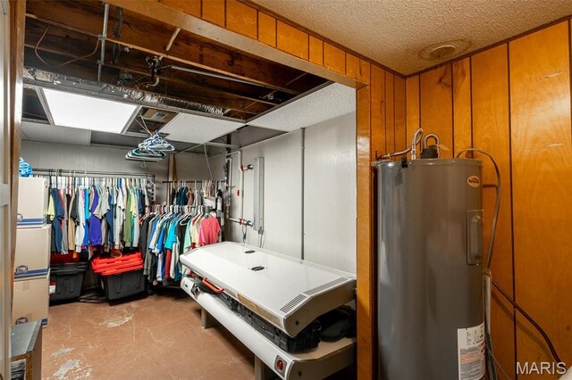 2003 Kysar Rd, Poplar Bluff, MO 63901 - basement featuring electric water heater