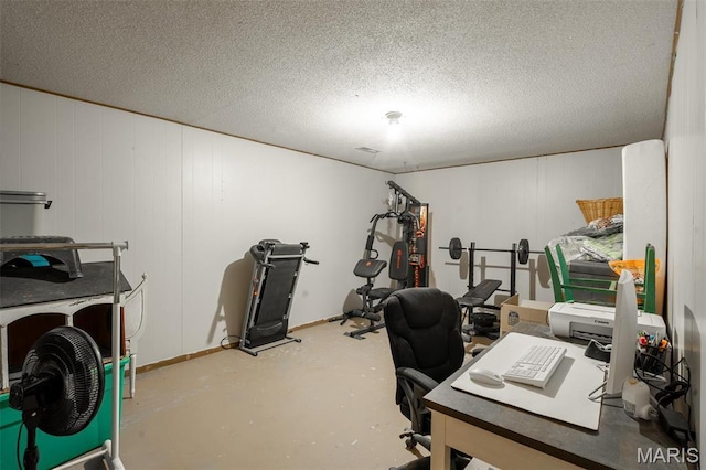 2003 Kysar Rd, Poplar Bluff, MO 63901 - office area with finished concrete floors and a textured ceiling