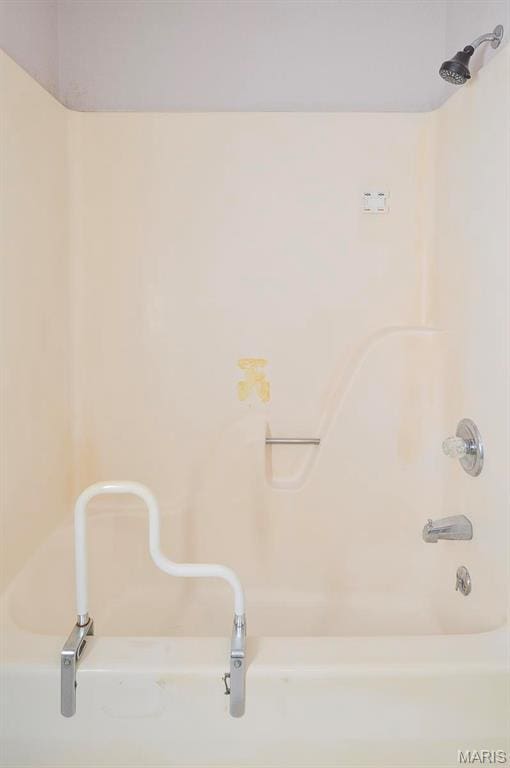 620 N Main St, Hoyleton, IL 62803 - full bath with  shower combination