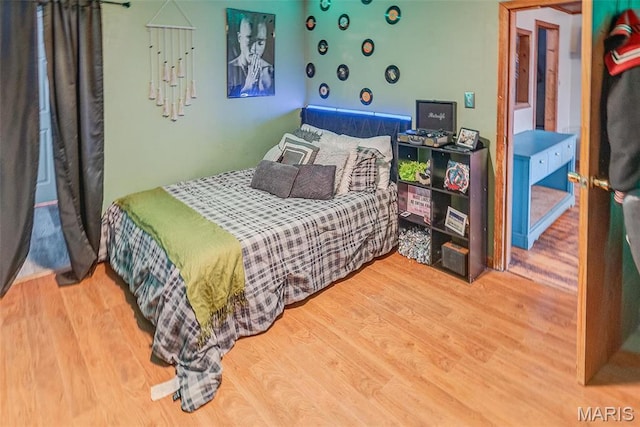 519 N Maple St, Duquoin, IL 62832 - bedroom with wood finished floors