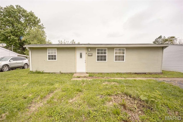 245 Saint John Dr, Cahokia, IL 62206 - view of front of home with a front yard
