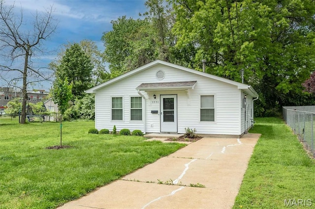 1331 Belrue Ave, Saint Louis, MO 63133 - view of front of house featuring driveway