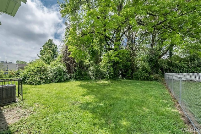 1331 Belrue Ave, Saint Louis, MO 63133 - view of yard with central AC