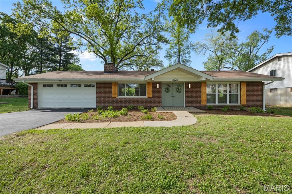 11220 Trieste Dr, Saint Louis, MO 63146 - photo 1