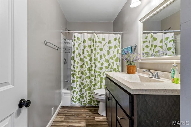 314 S Carleton St, Farmington, MO 63640 - bathroom featuring wood finished floors, toilet, vanity, and shower / bath combination with curtain