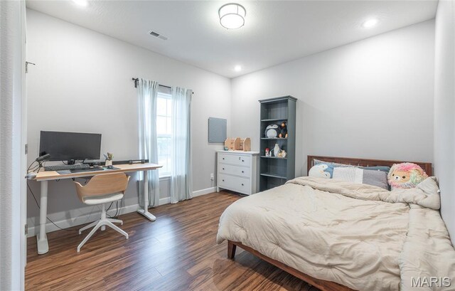 1347 Thomas Dr, Rolla, MO 65401 - bedroom with wood finished floors, recessed lighting, baseboards, and a desk