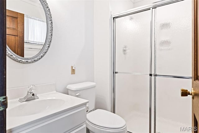 45 S Lionshead Dr, Innsbrook, MO 63390 - full bath featuring a stall shower, toilet, and vanity