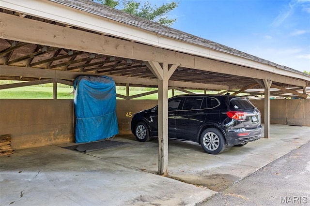 45 S Lionshead Dr, Innsbrook, MO 63390 - view of covered parking lot