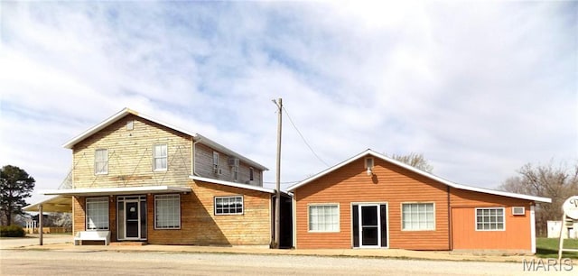 491 Broadway St, Edgar Springs, MO 65462 - view of front of property featuring a porch