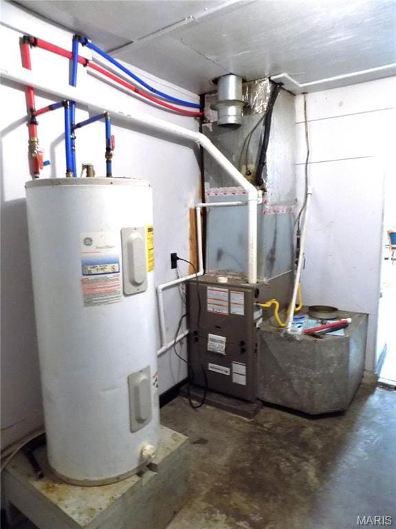491 Broadway St, Edgar Springs, MO 65462 - utility room featuring water heater