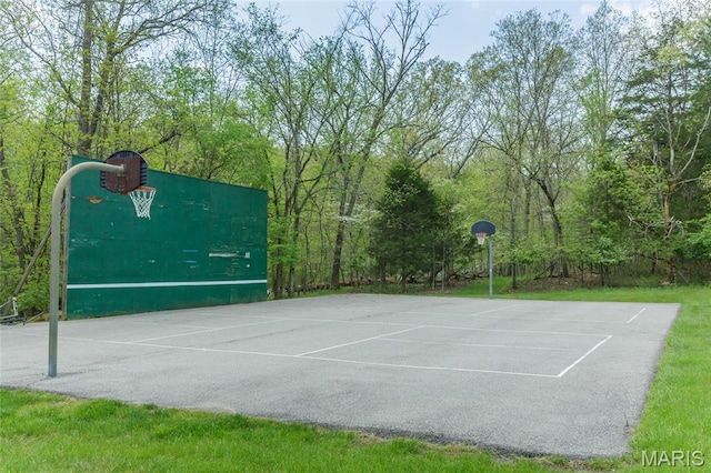 2635 Grendel Rdg, Innsbrook, MO 63390 - view of sport court featuring community basketball court