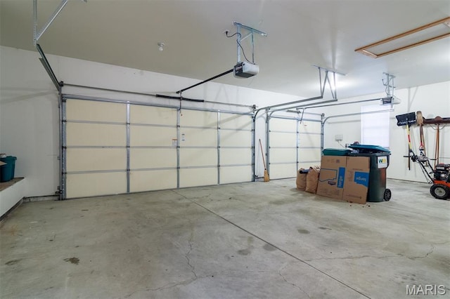 9574 Woodcrest Pl, Breese, IL 62230 - garage with a garage door opener