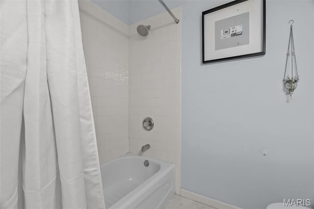1239 Gardens Circle Dr Unit I, Saint Louis, MO 63125 - full bath featuring shower / bath combo with shower curtain and baseboards