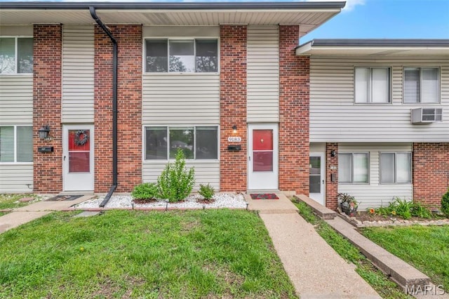 9183 Villaridge Ct, Saint Louis, MO 63123 - photo 1