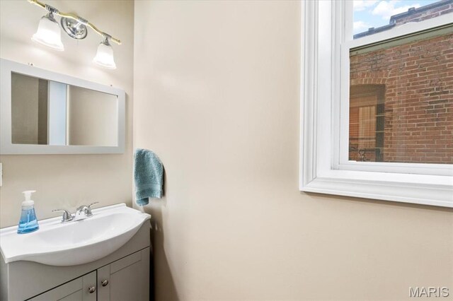 5518 Alaska Ave, Saint Louis, MO 63111 - bathroom with vanity
