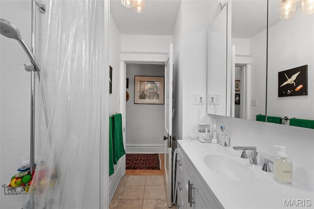2056 Lafayette Ave Unit 1W, Saint Louis, MO 63104 - full bathroom featuring vanity and a shower with shower curtain