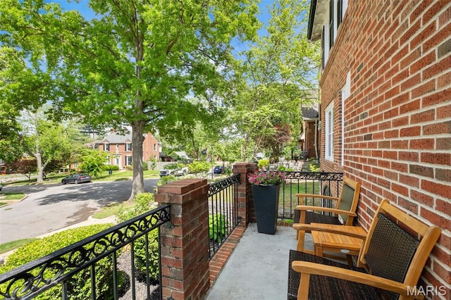 7424 University Dr, University City, MO 63130 - view of covered porch