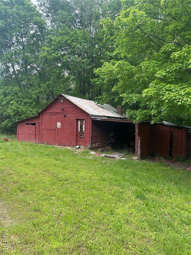 2481 Wayne 361, Piedmont, MO 63957 - view of pole building with a yard
