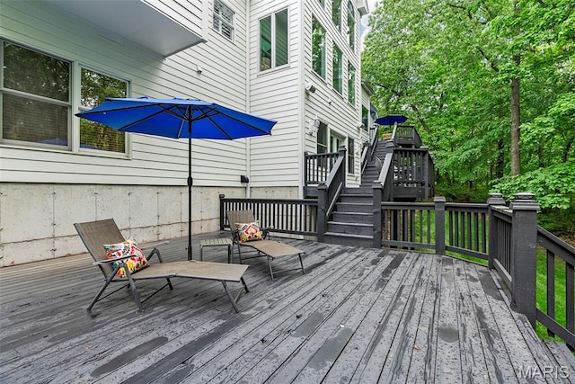 1424 Haarman Oak Dr, Wildwood, MO 63005 - deck with stairway