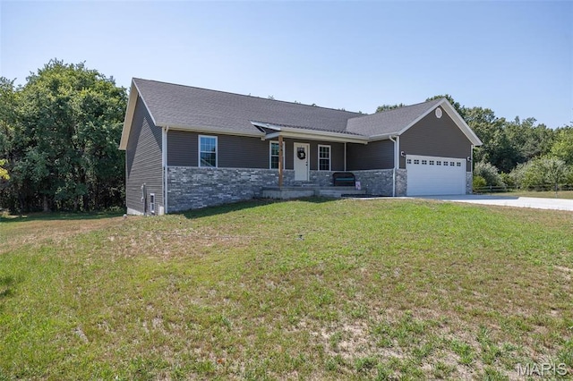 1541 Fairfield Dr, Lebanon, MO 65536 - ranch-style home with a garage, covered porch, a front lawn, and stone siding