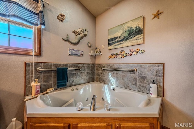 23598 Falcon Rd, Lebanon, MO 65536 - full bathroom with a jetted tub