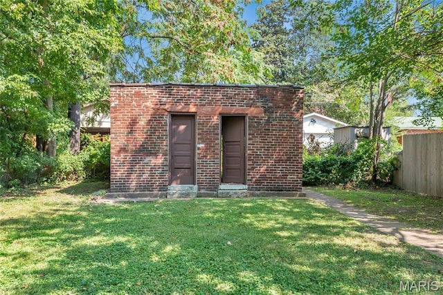 view of outdoor structure with an outbuilding