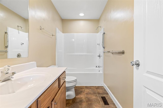 1824 Oak Knl, Farmington, MO 63640 - full bathroom with toilet, shower / tub combination, vanity, and baseboards