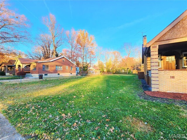 436 Hern Ave, Saint Louis, MO 63135 - view of yard