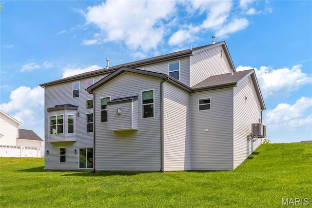 973 Tara Ct, Chesterfield, MO 63005 - back of property featuring a yard