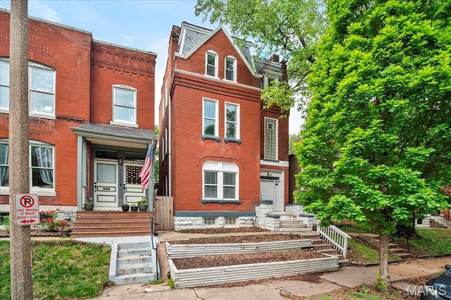 3431 California Ave, Saint Louis, MO 63118 - view of front of property with brick siding