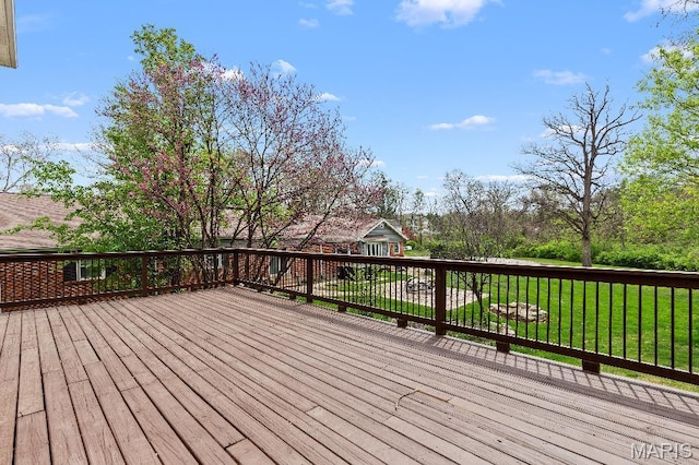 625 Pinebrook Dr, Town And Country, MO 63017 - wooden terrace with a lawn