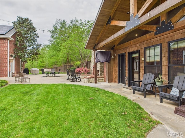 262 Woodland Hill Rd, Poplar Bluff, MO 63901 - view of yard featuring a patio area