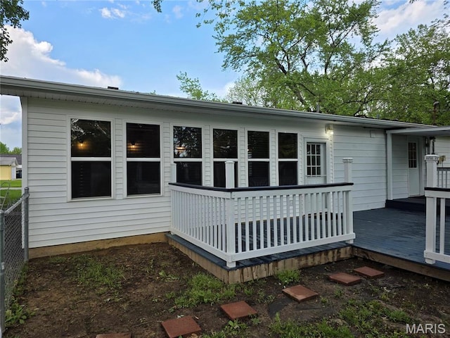 306 Edna Ln, Sparta, IL 62286 - back of property with a deck
